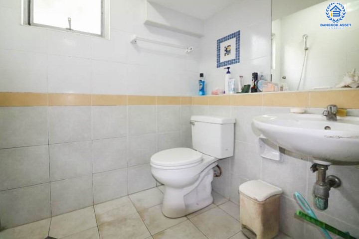 *****บ้านเดี่ยวมือสองย่านกรุงเทพฯ ม.ชัยพฤกษ์ เพชรเกษม81 เนื้อที่กว้าง 55.60 ตร.ว. ฟังก์ชัน 3 ห้องนอน 3 ห้องน้ำ ที่จอดรถ 2 คัน บ้านหลังมุม มีพื้นที่ด้านข้างสำหรับจัดสวน ทำเลเดินทางสะดวก เชื่อมต่อถนนเพชรเกษม ถนนมาเจริญ และใกล้จุดขึ้นทางด่วน "เพชรเกษม"